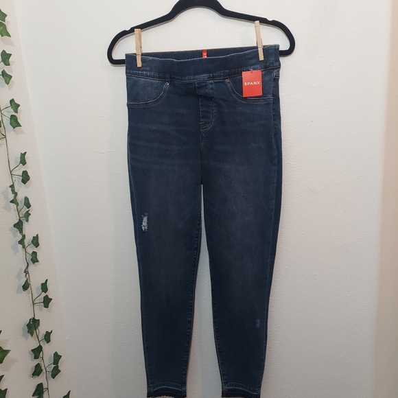SPANX NWT Distressed Skinny Jeans Medium - Picture 2 of 14